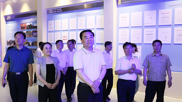 省委常委、省委統(tǒng)戰(zhàn)部部長馬廷禮蒞臨金徽股份調(diào)研